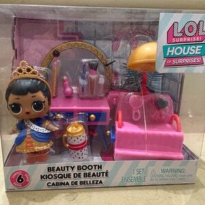 L.O.L. Surprise! Beauty Booth Playset with Pink Accessories